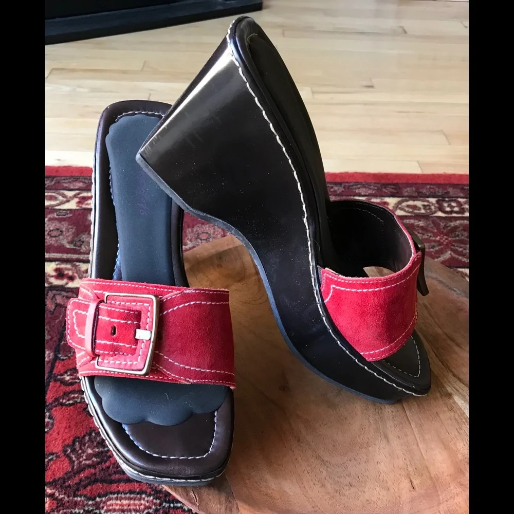 DONALD J PLINER NORDSTROM COMFORTABLE RED SUEDE WEDGES w/ BOX SZ 7M
